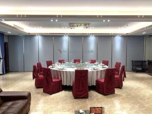 Wholesale Simple Elegant Banquet Hall Partition Wall 85mm-100mm Thickness from china suppliers