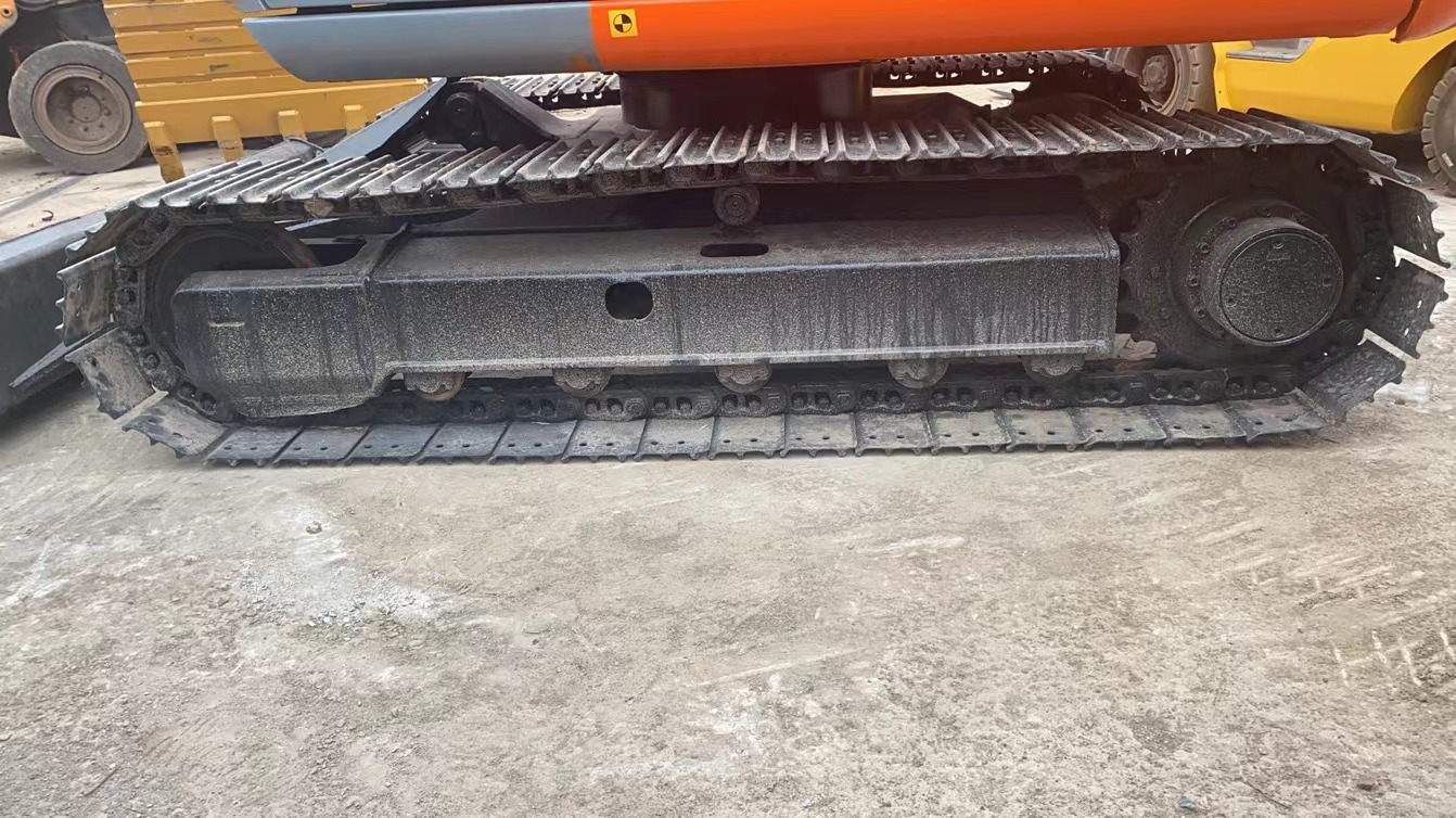 Hitachi used ZX70 crawler excavator ,Hitachi Zaxis 70 price low on sale in Shanghai China
