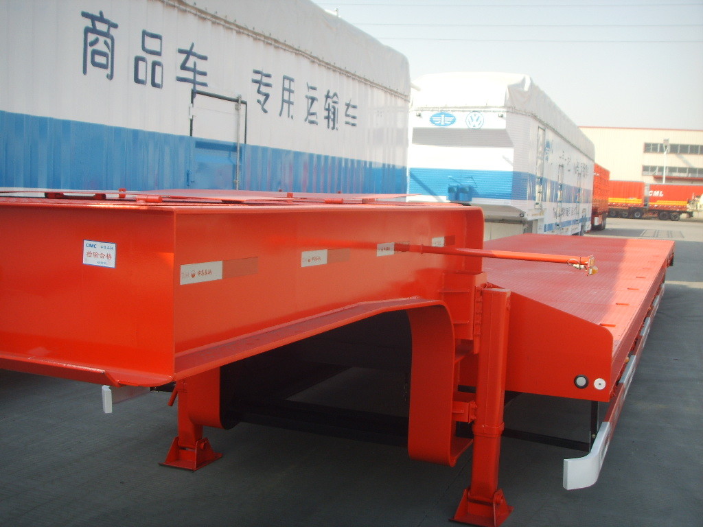 Strong Semi Low Bed Trailer Truck 4 Axles 120 Tons , Heavy Duty Utility Trailer