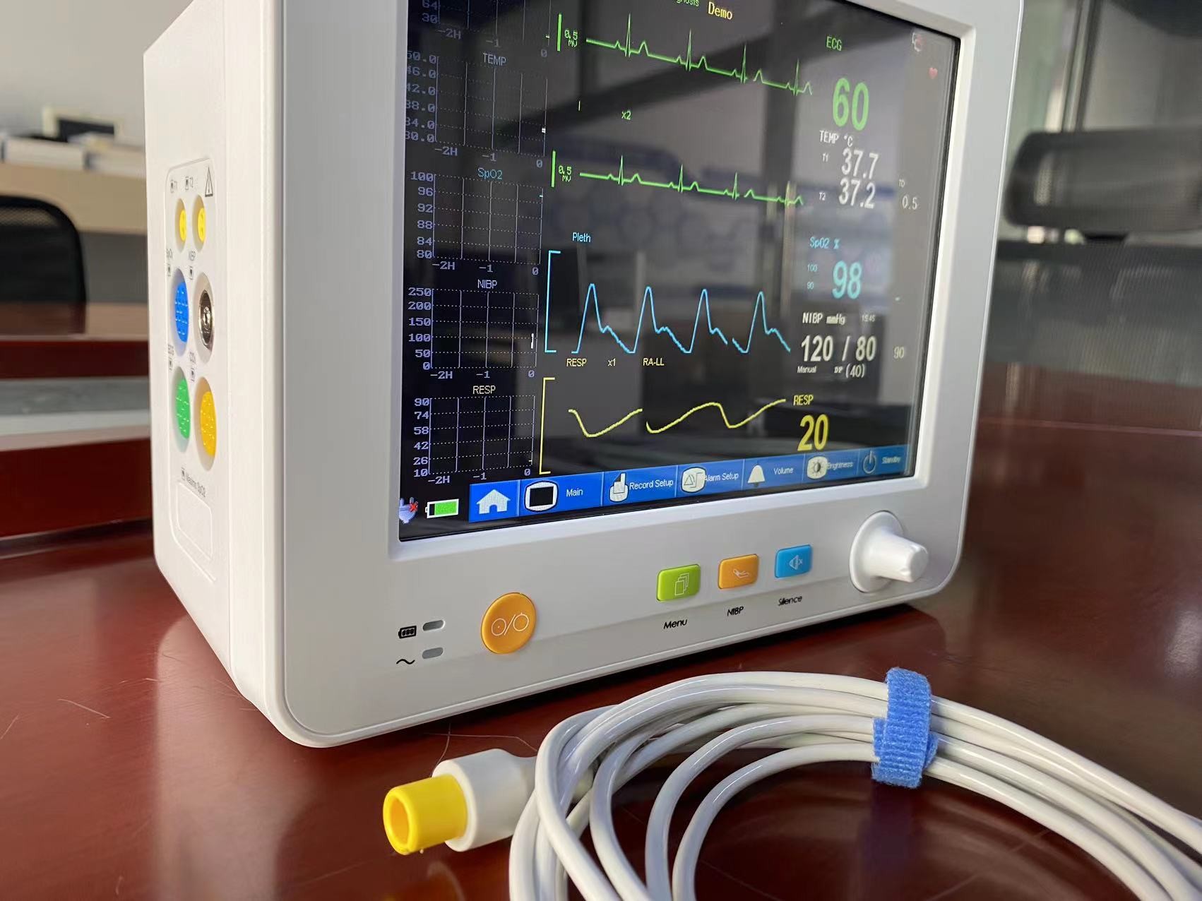Multi Parameter Neonatal Patient Monitor High Accuracy With 8.4 Inch TFT LCD Screen