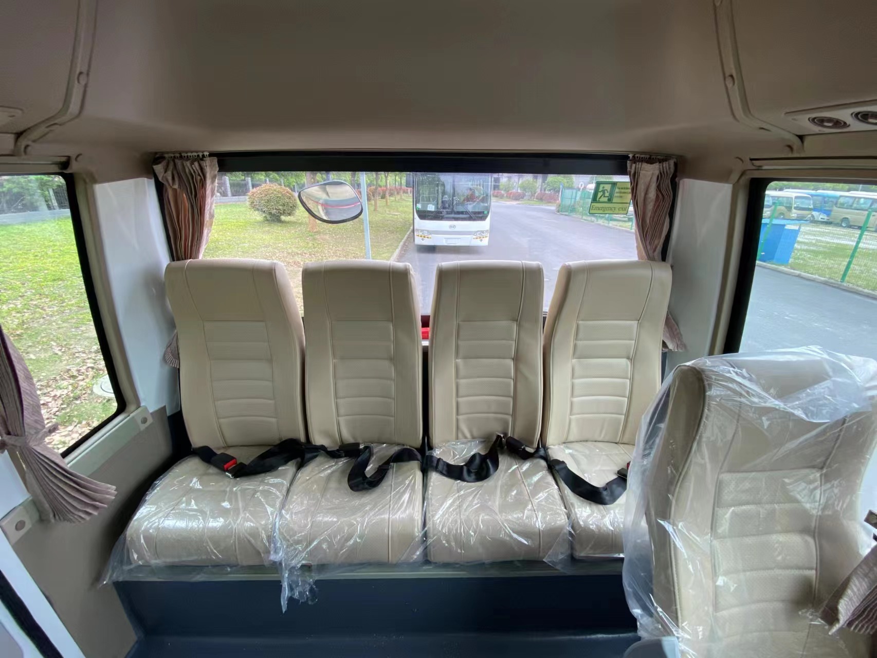 22 Seats Small Passenger Coaster Bus with Air Condition Six Speeds Transmission LC6T450