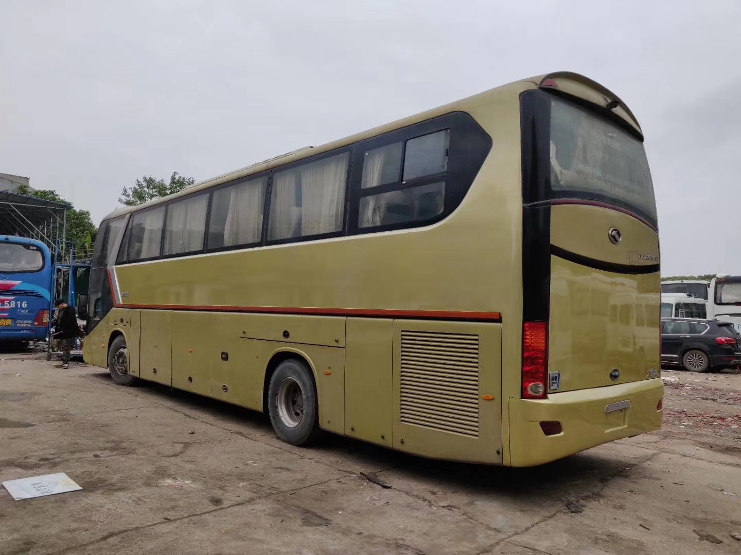 Used Buses and Coaches 50-60 Seater King Long Bus Coach to Meet Customer Requirements