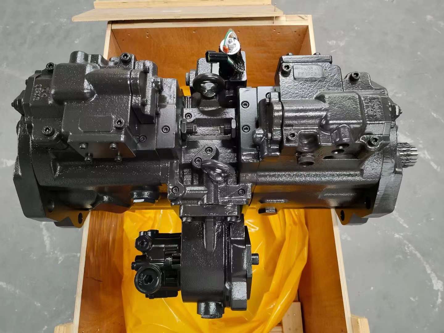 Excavator original hydraulic pump main plunger pump K3V11DT K3V112DTP K7V140 K5V140 genuine
