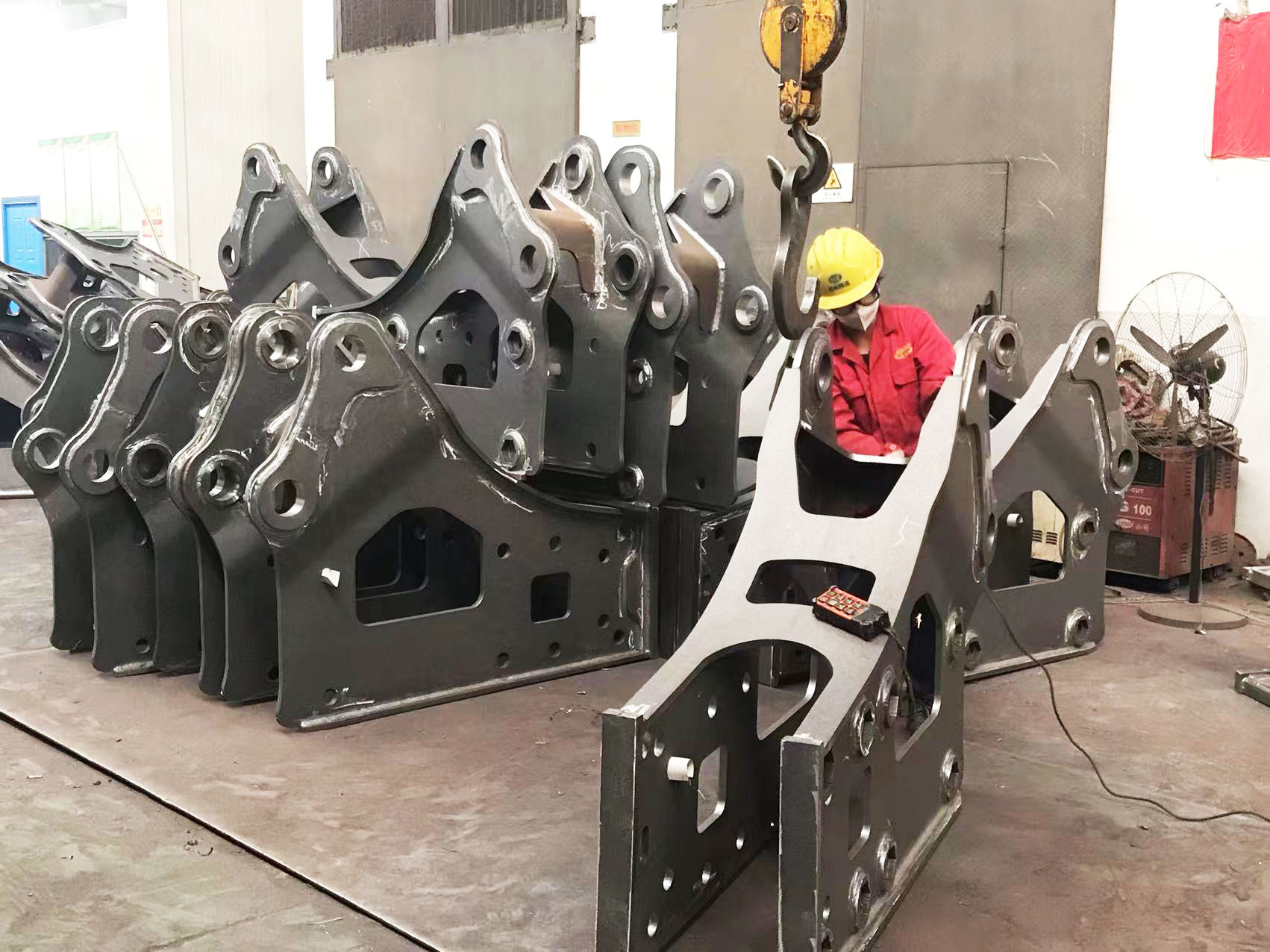 Q235B Steel 18t Hydraulic Demolition Hammer 135mm Chisels Hydraulic Rock Breaker