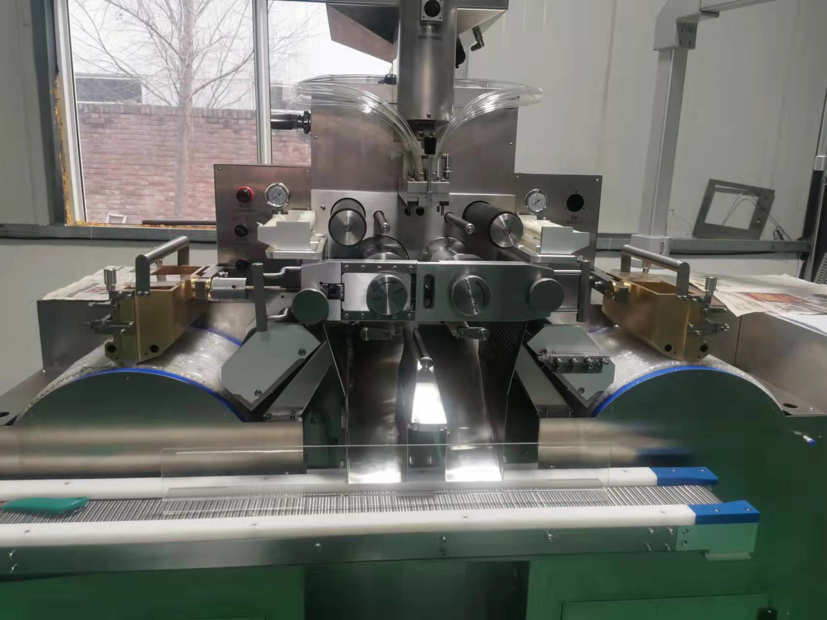 Servo motor automatic Large Scale Softgel Capsule production Machine Various Shape capsule Oil Filling