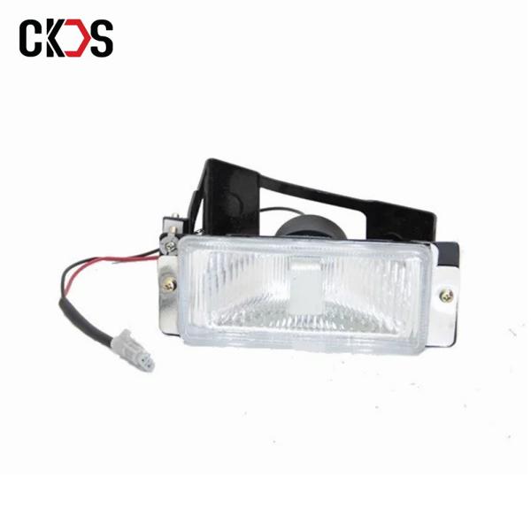 Factory Direct Sale Japanese Truck Spare OEM Body Parts FOG LAMP for ISUZU NKR77