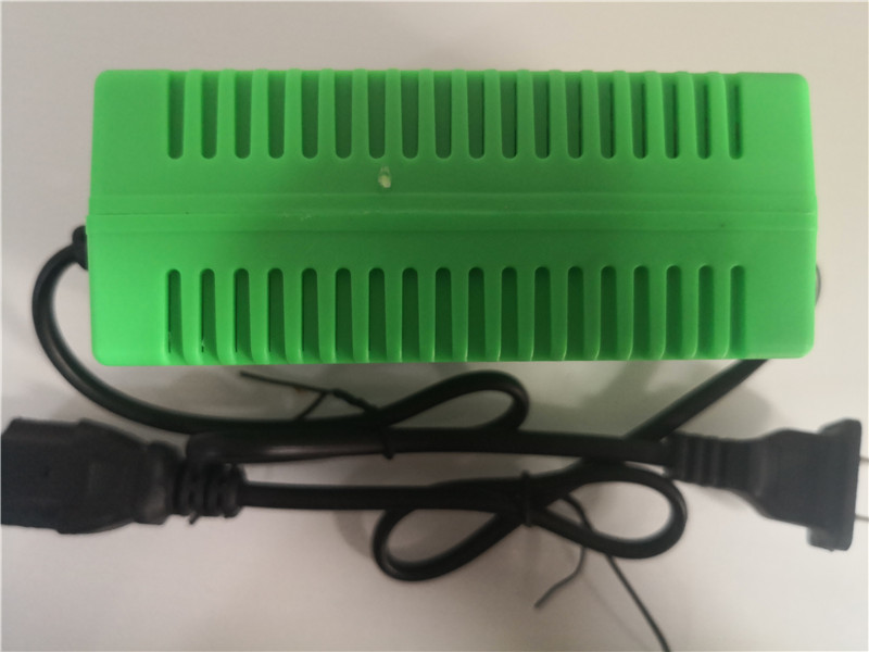 12V 8A-15A motorcycle Car Pulse Repair Battery Charger Lead acid Battery Charger temperature control compensation