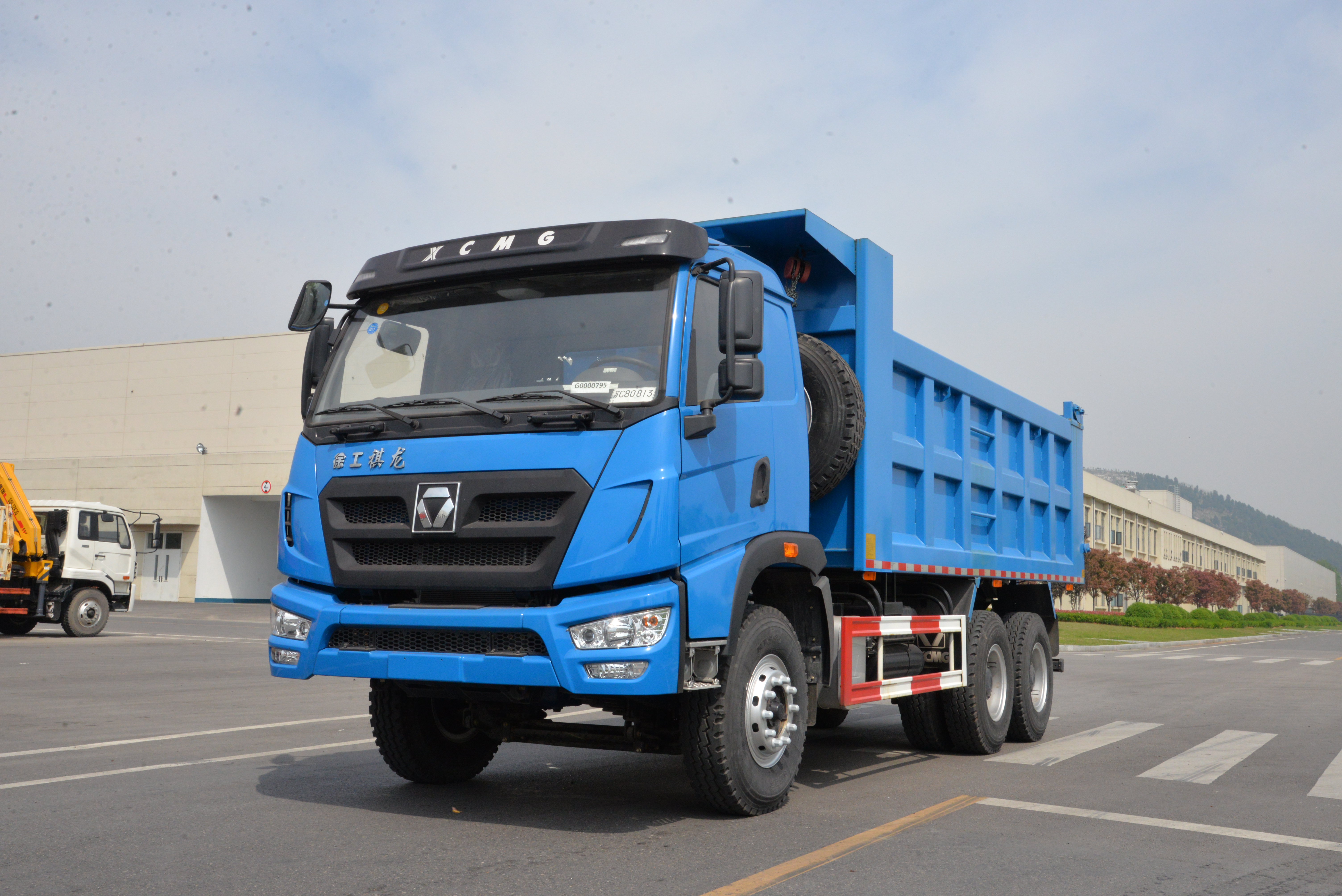 Tipper truck