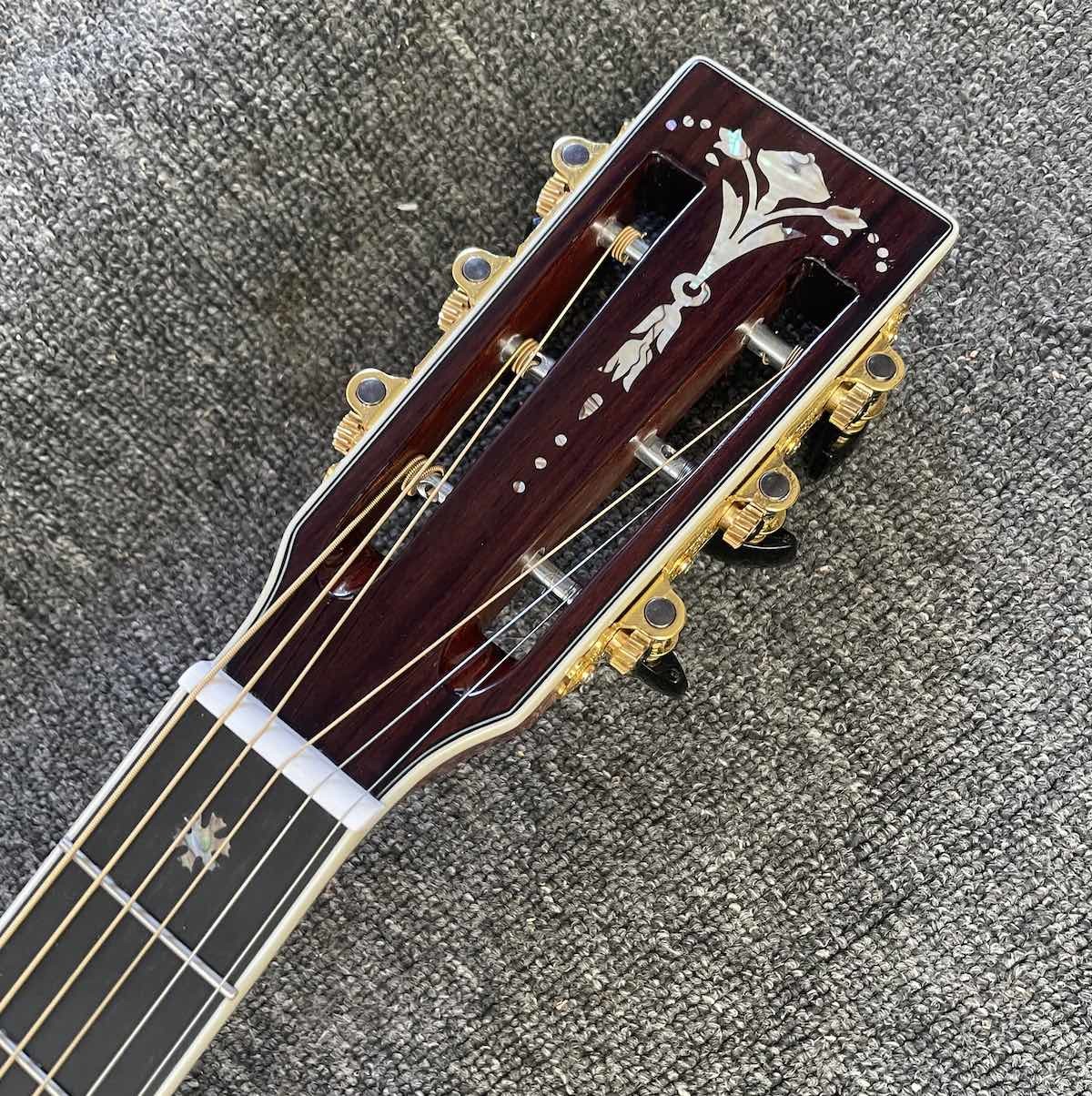 Custom OOO-45 AAAAA 5A Solid Wood Martin Style Cutaway Acoustic Guitar with Ebony Fingerboard 12 Frets 43mm Width Nut, Accept Guitar OEM