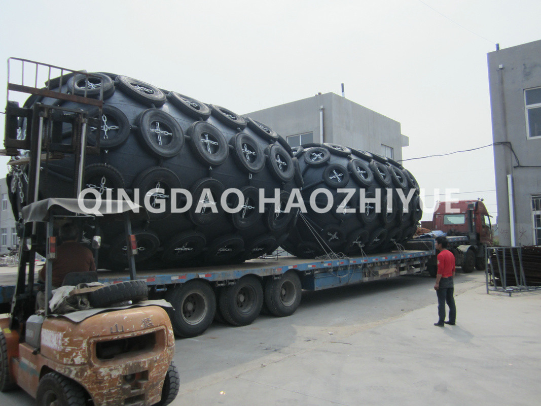 2500x4000mm Pneumatic Marine Fender Berthing Black Boat Bumpers