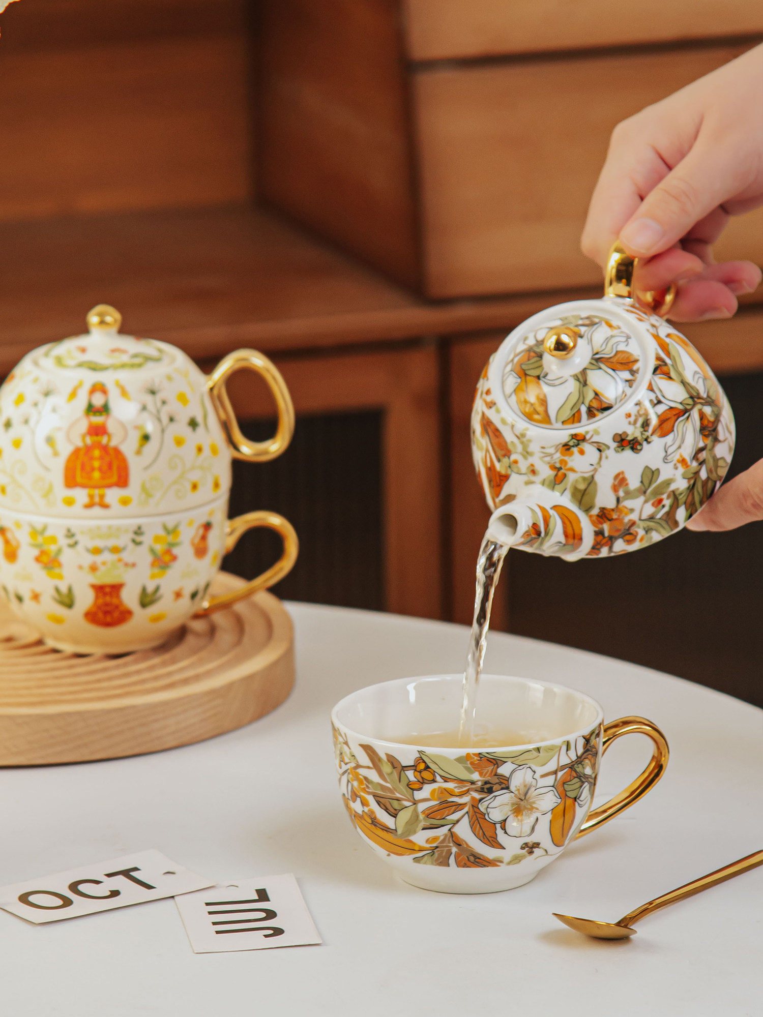 Single Teapot And Cup Set Porcelain Individual Tea Set With Wedding Gift Cup And Saucer