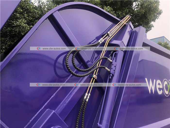 HOWO 5cbm Compactor Garbage Truck Compressed Waste Treatment Truck