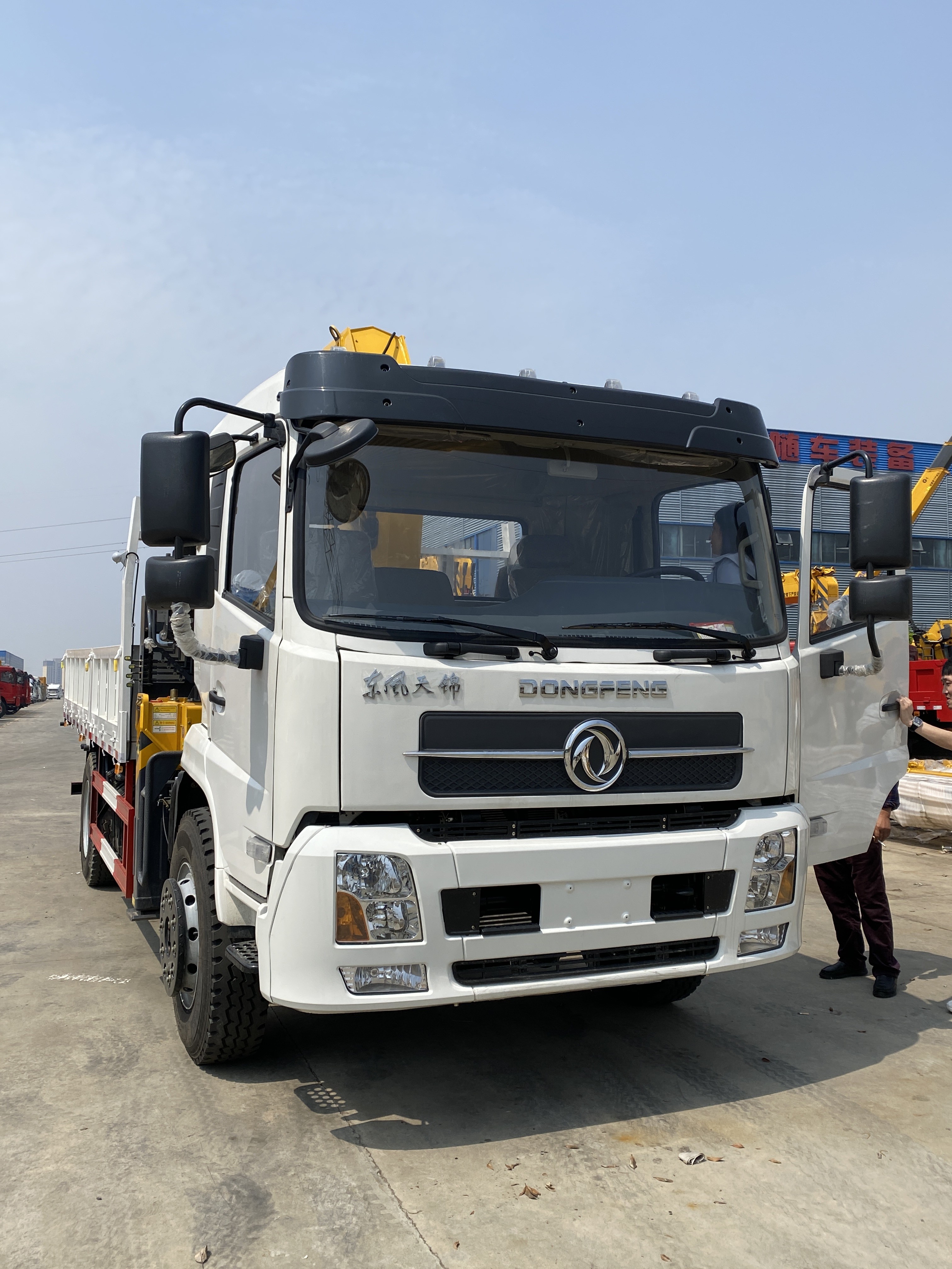 New Or Used SHACMAN SANY Palfinger 8x4 Crane Truck Rough Terrain 14 16 Tons Telescopic Boom Crane Truck