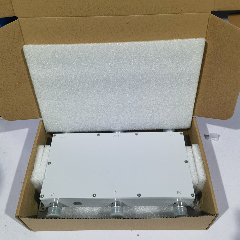 High Isolation 400W 694-3800MHz 4.3-10 Female 4 in 4 out Hybrid Coupler for Ibs Projects