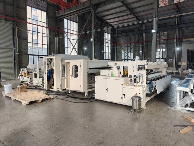 Automatic Toilet Tissue Paper Rewinding Machine With Glue Lamination