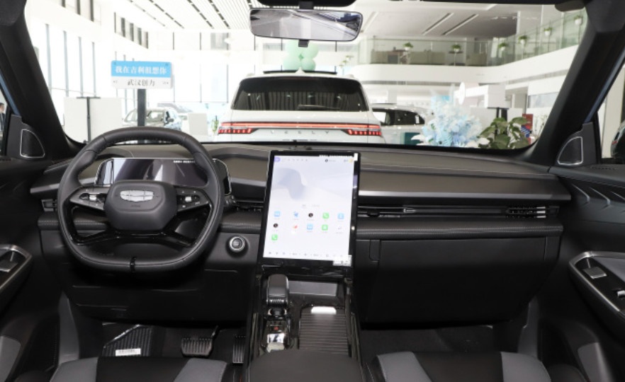 Geely Atlas Pro 2023 2.0TD DCT Zungui Version 5 Door 5 seats Compact SUV