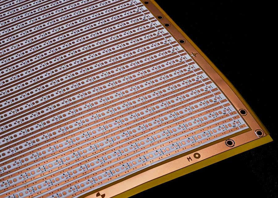 Weldless track light or No weld track light FPCB LED 2025-75LEDS/PCS-6.8*501.5-12Vwith wireless long double layer circuit board
