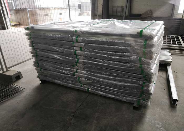 Easy Installation PVC Coated 2*4m Metal Garden Fence Gate