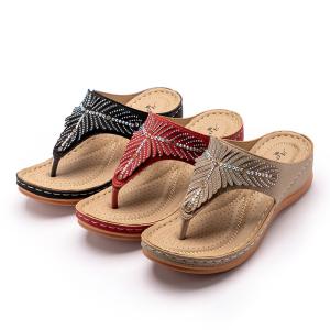Wholesale BS077 BS077 Europe And The United States 2021 New Slippers Women Summer Fashion Rhinestone Wedges Sandals Foreign Trade from china suppliers