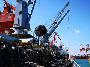 Wholesale Dia 600mm Length 1000mm Floating Pneumatic Fender Explosion Proof from china suppliers