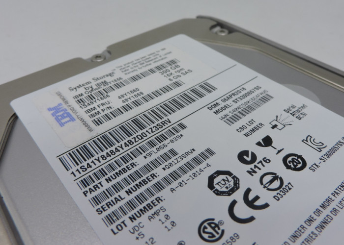 49Y1856 IBM Hard Disk 49Y1860 300G 15K 3.5inch SAS DS3512 1 year warranty