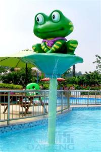 Wholesale Kids Aqua Park Equipment Water Squirting Animals Standing On A Pole from china suppliers