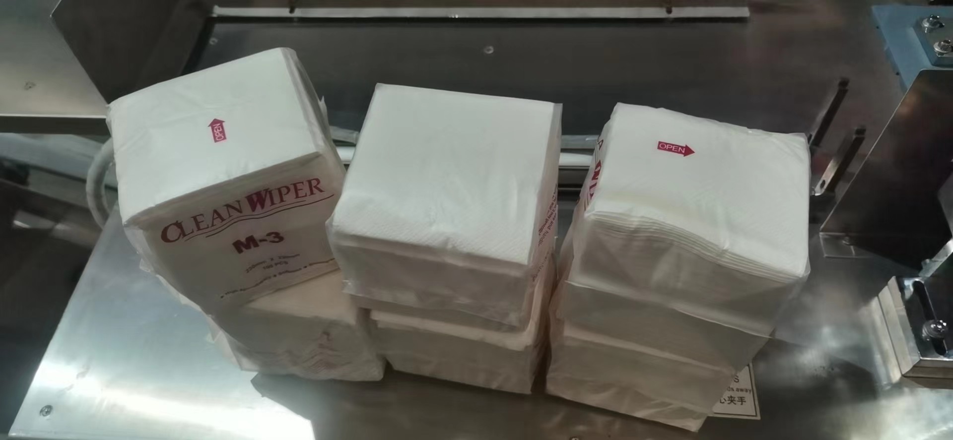 Double Heads Napkin Tissue Paper Bag Packing Machine Electric Power Source