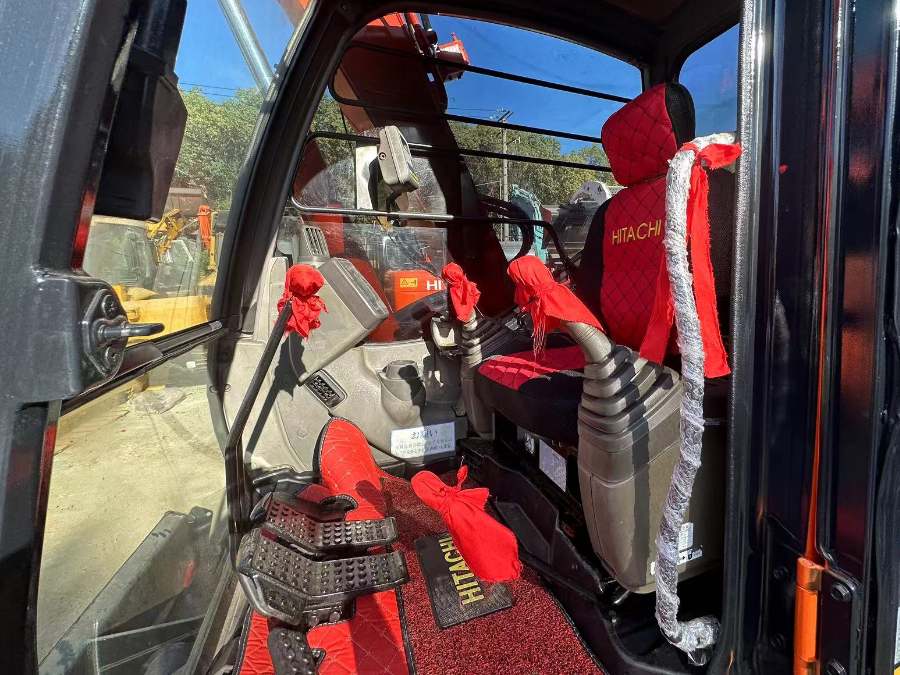 Hitachi ZX75US Excavator Cab