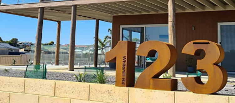 400mm Corten Steel Free Standing Letter Box Outdoor For Postal Service