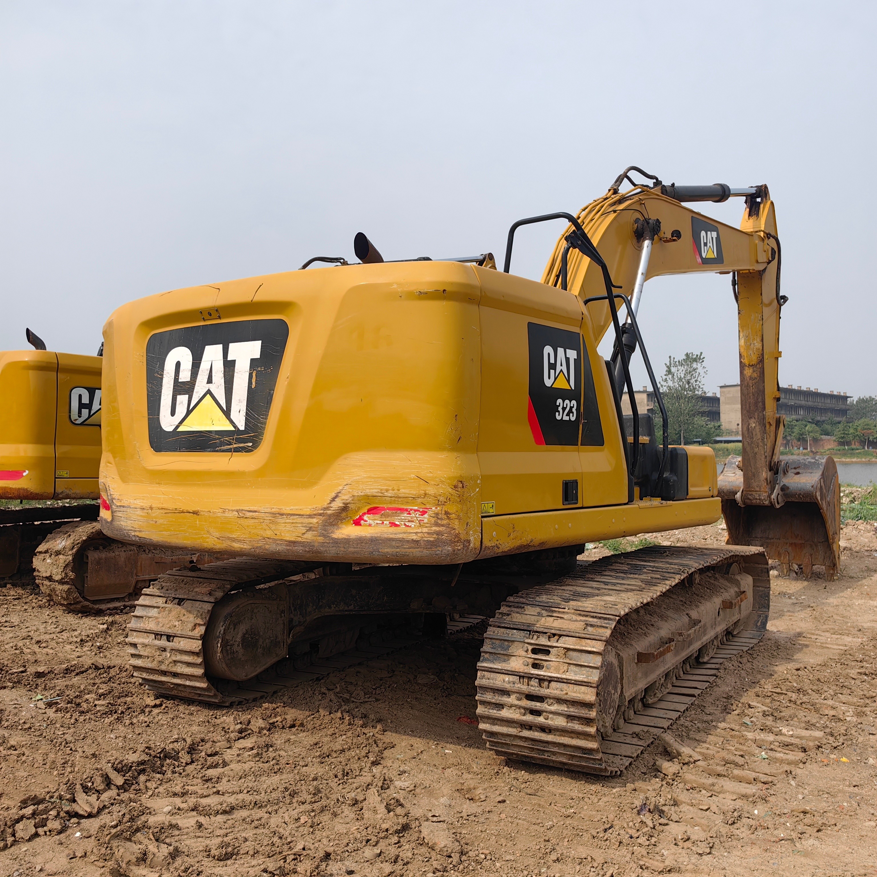 Used CAT 323 Heavy Excavators 23 Ton Original Adopts Hydraulic Secondhand Digger