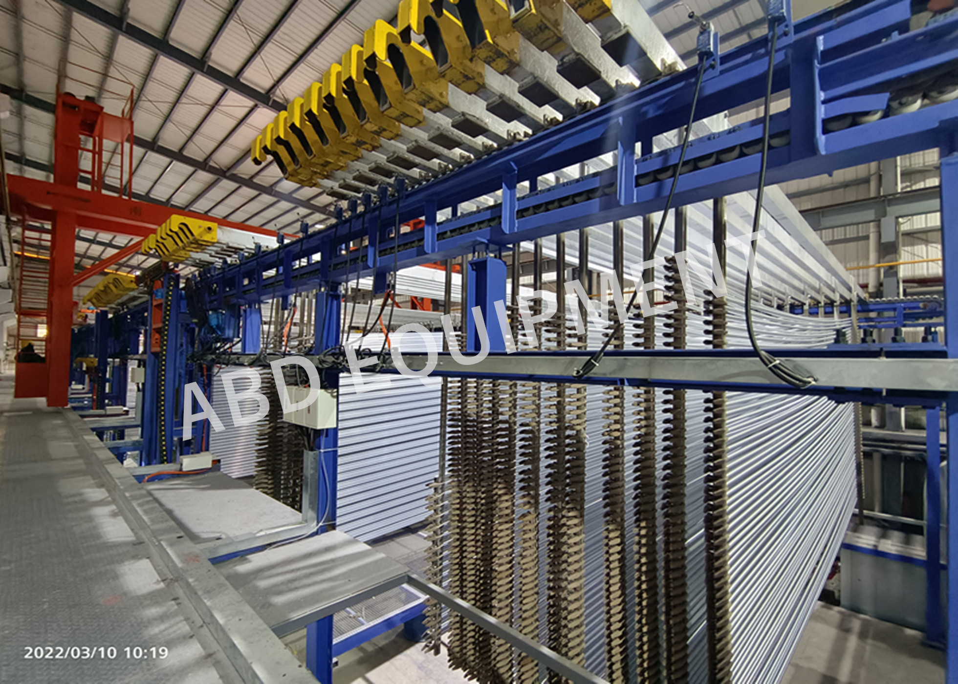 Aluminum Profiles Horizontal Anodizing Production Line With 300 Ton / Month