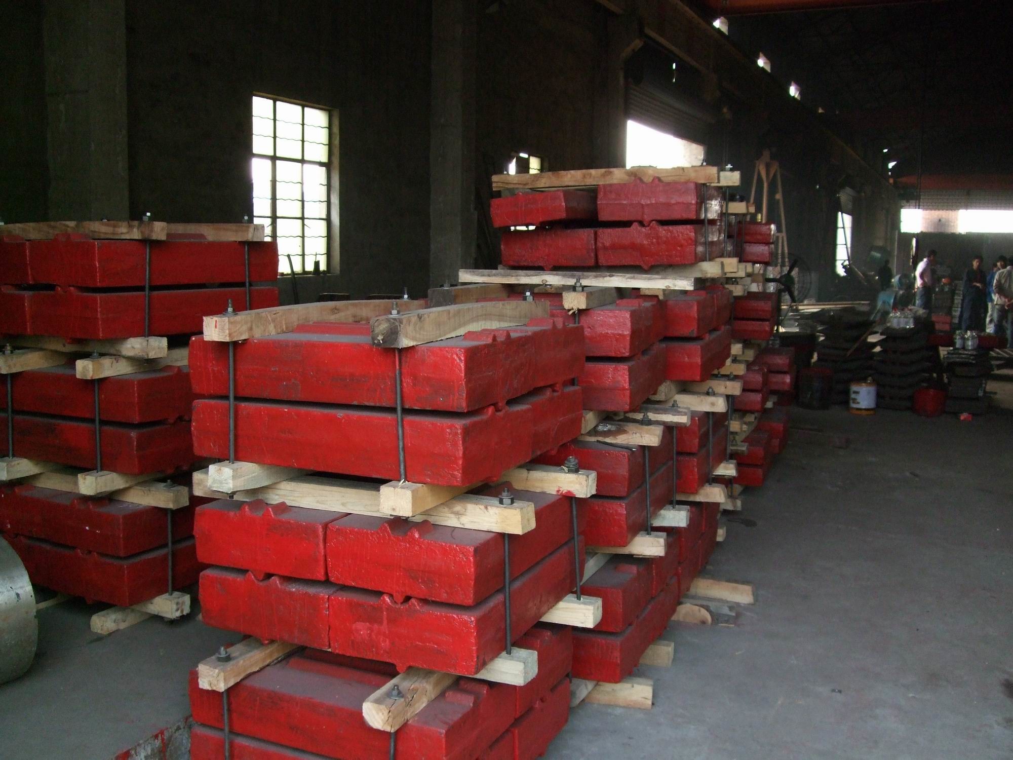 High Manganese Steel Casting Crusher Spare Parts Movable Swing Fixed Jaw Plate