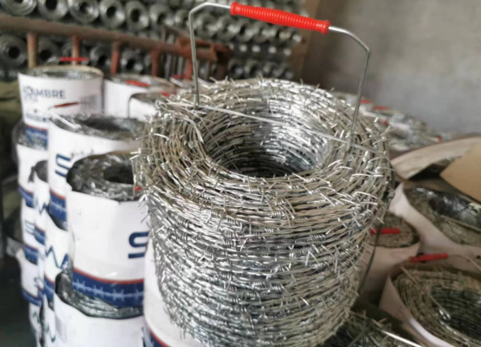 Galvanized Barbed Concertina Razor Wire PVC Coated 14x14 16x16 500m
