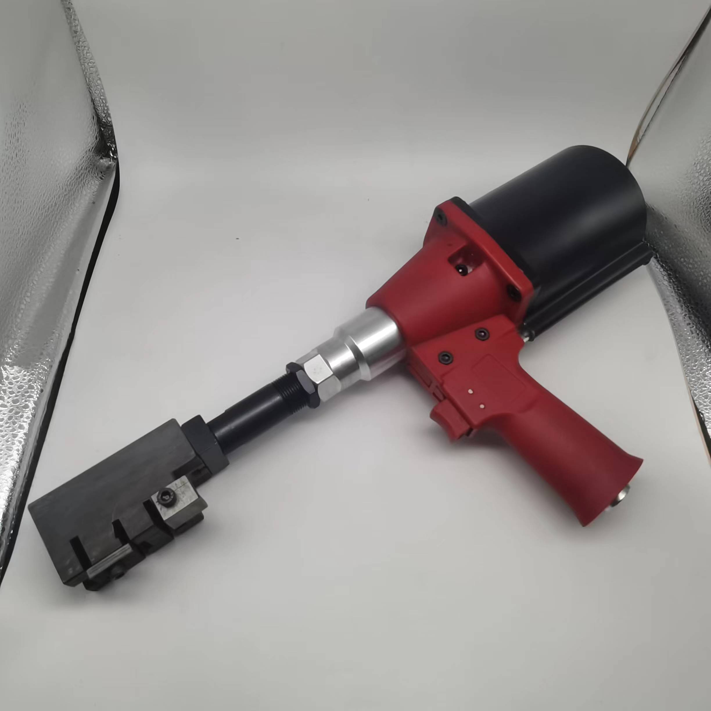 Customized Punch Hole 5*40 mm Drain Hole 2.1 ton Small Manual Pneumatic Punching Machine
