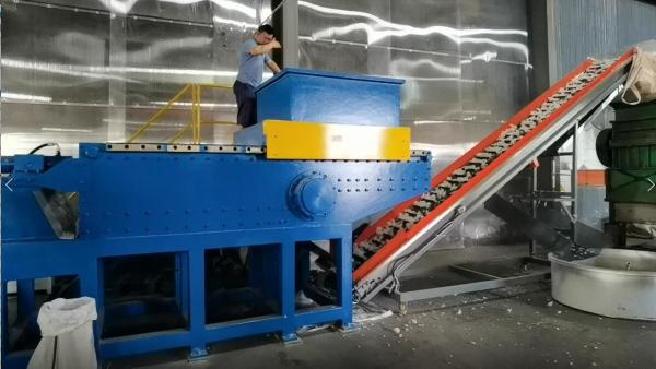 XRM Series HDPE PC Plastic Lumps Shredder Minimum Output Size 20 Mm High