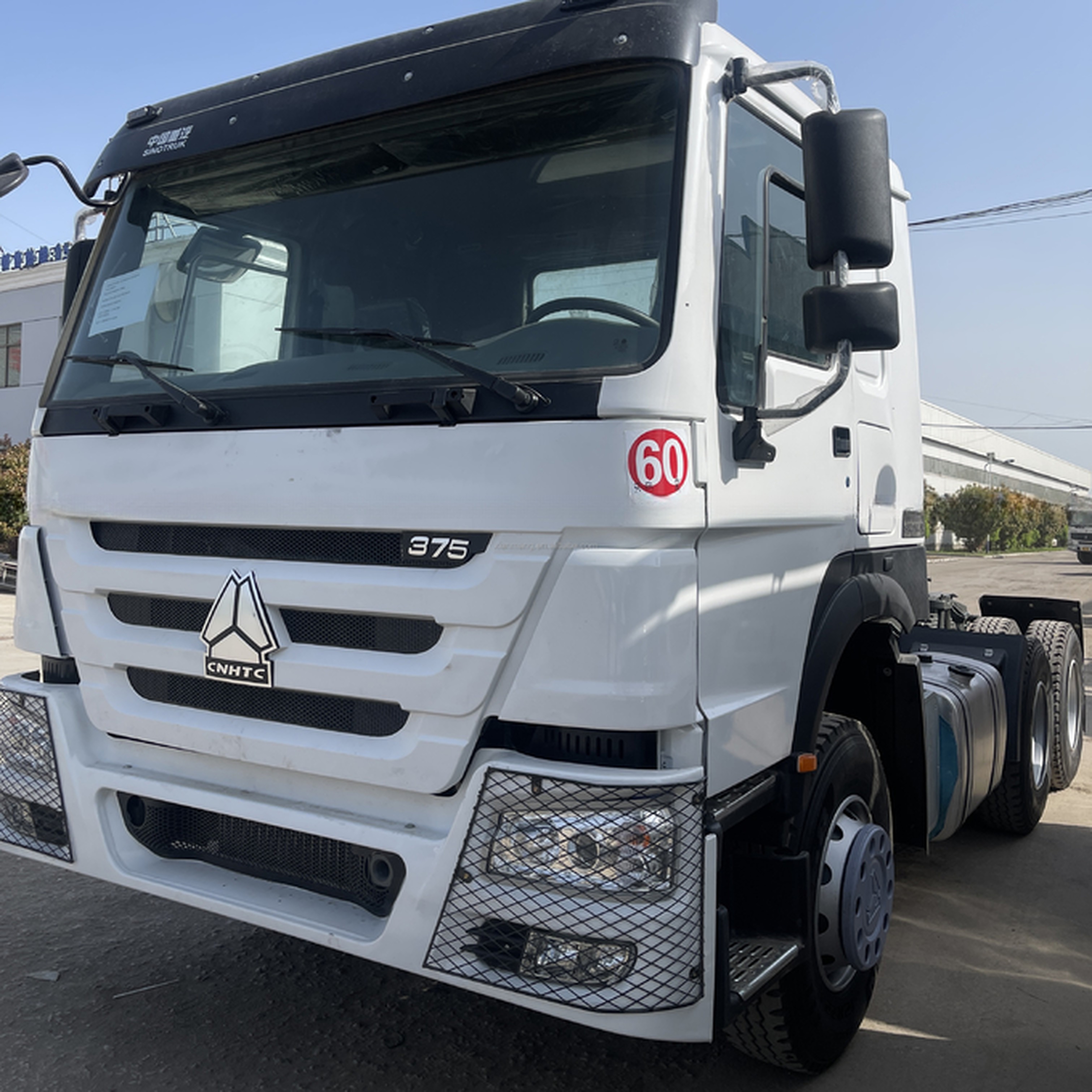 WEICHAI Euro 3 Tractor Head Sinotruk Tractor Truck Single Row Howo T7h Tractor Truck