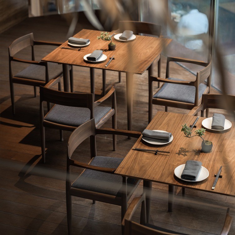 Brown Color Hotel Restaurant Furniture 4 Seater Box Wooden Dining Table Set