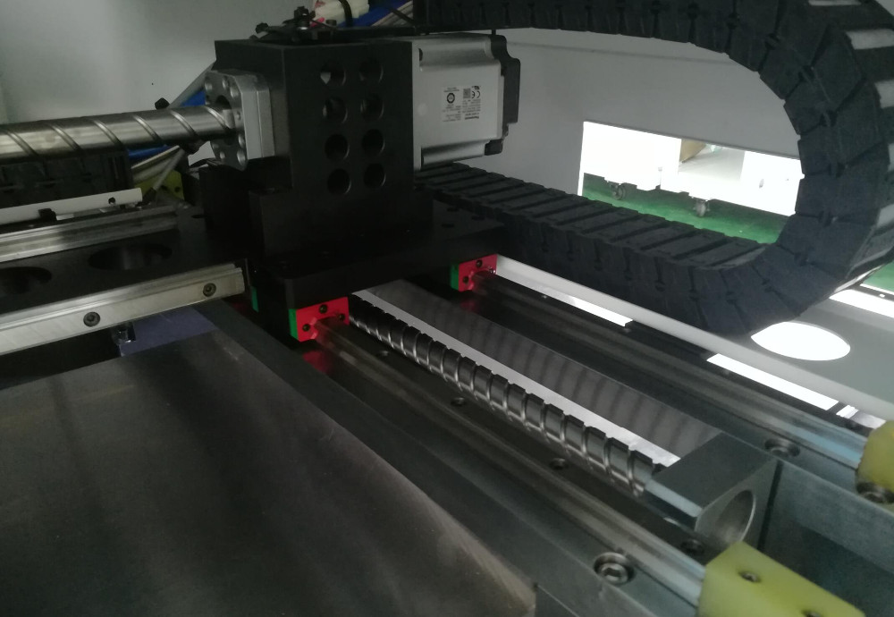 Six Heads High Precision 1570KG LED SMT Pick And Place Machine