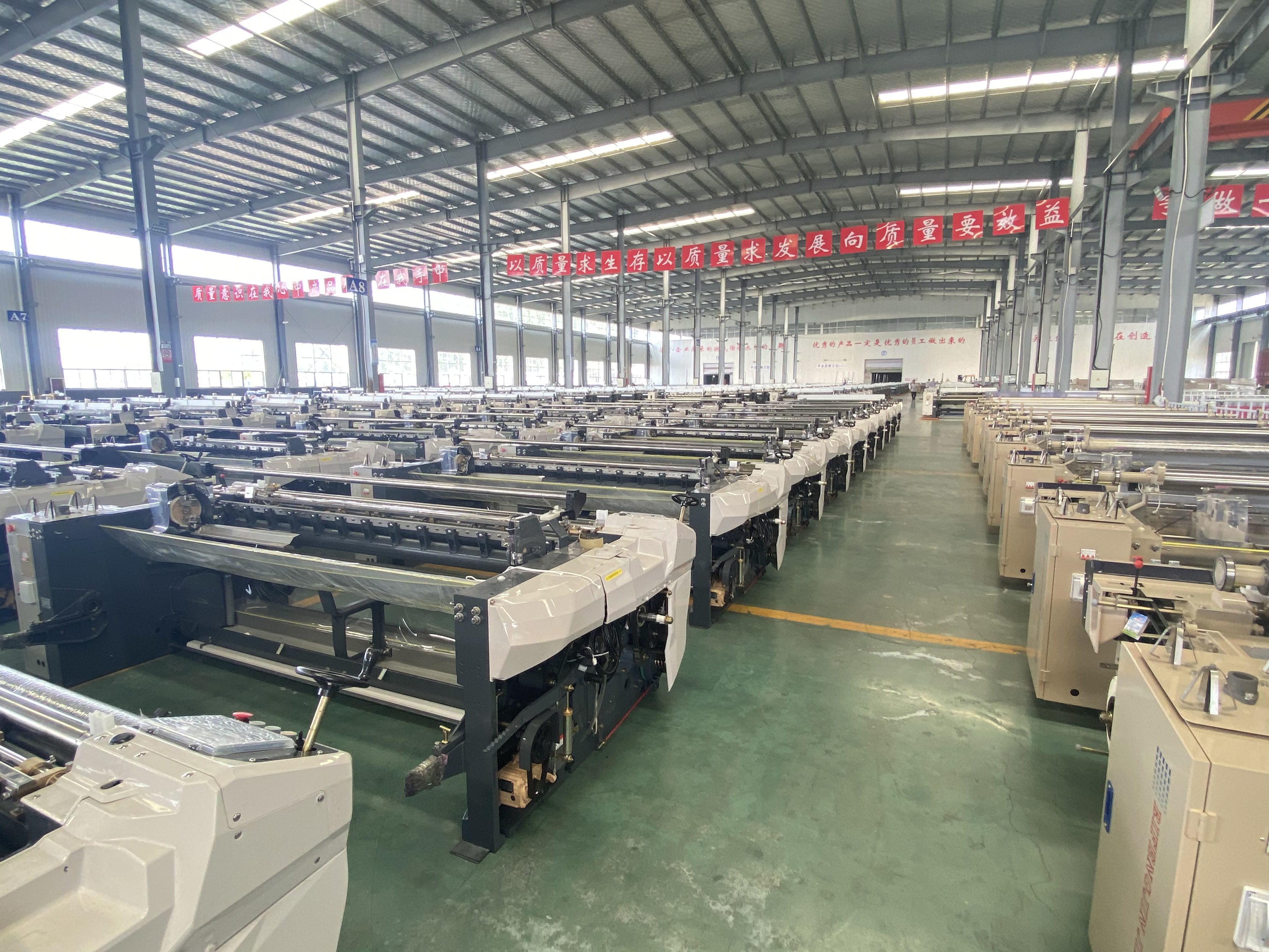 Double Nozzle Shuttleless Textile Machinery Water Jet Loom With Crank Cam