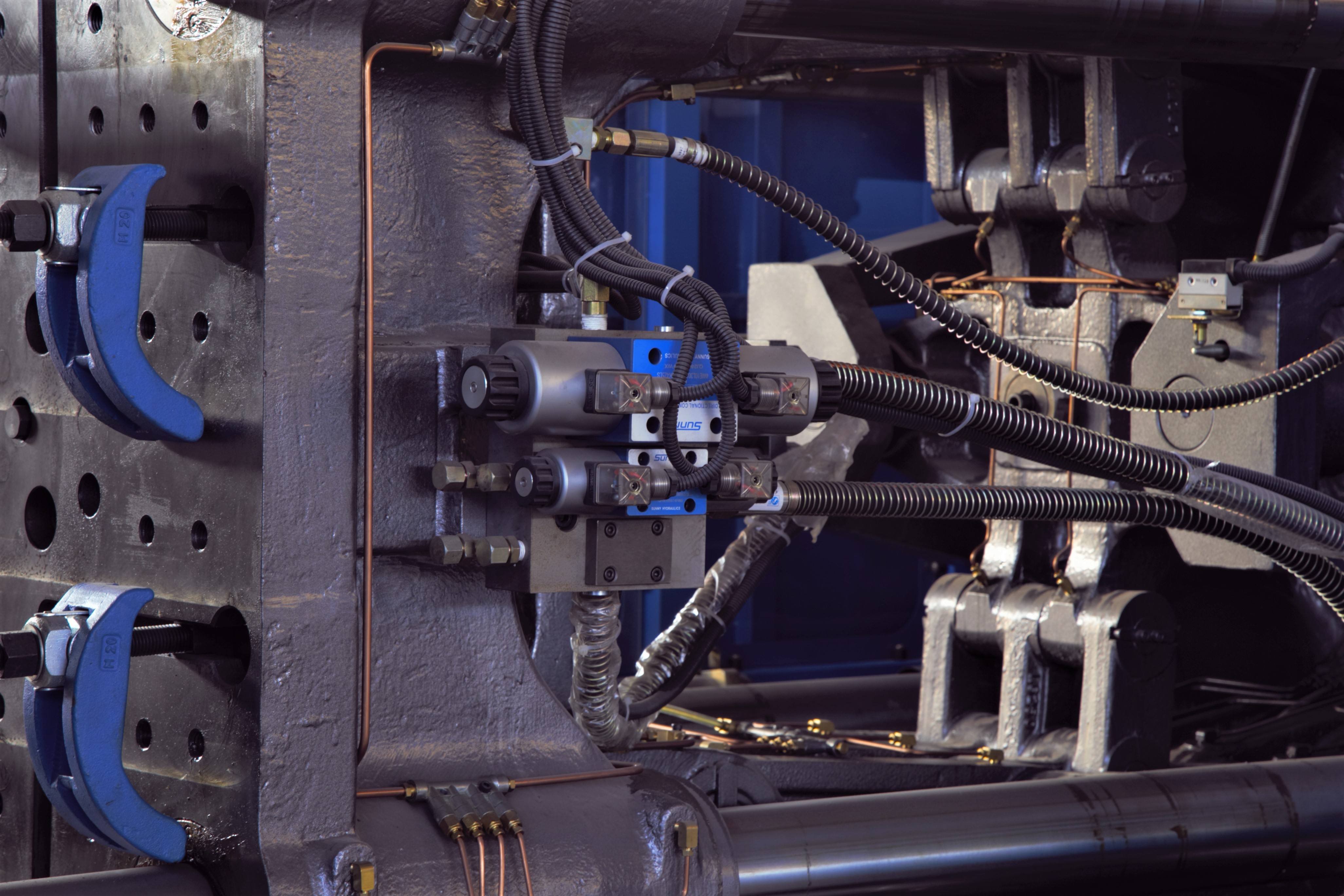 Automatic Plastic Caps / Jars / Covers Injection Molding Machine