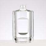 High White Glass Material 500ml 700ml Screw Cap Glass Wine Bottle for Liquor XO