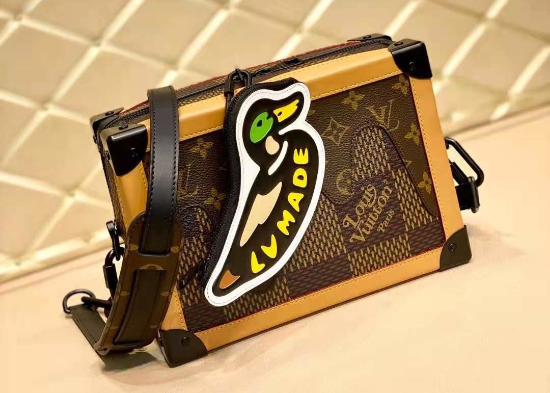 Unisex Soft Trunk Bag , Duck Pendant Box Crossbody Bag With Lock