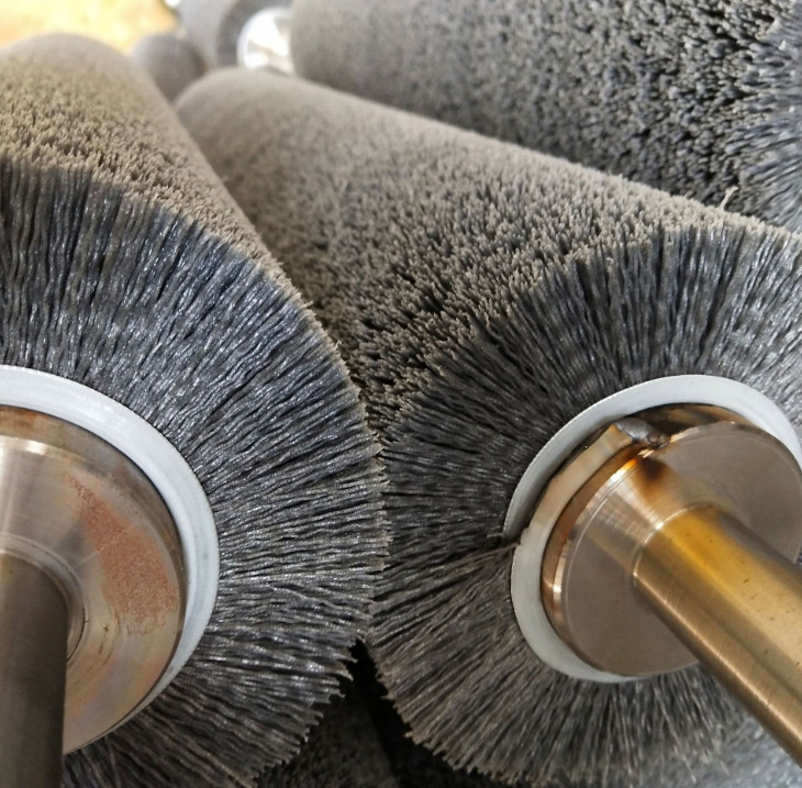Cylindrical Brush Roller of Nylon Abrasive filament Cleaning Winding Machine with Shaft