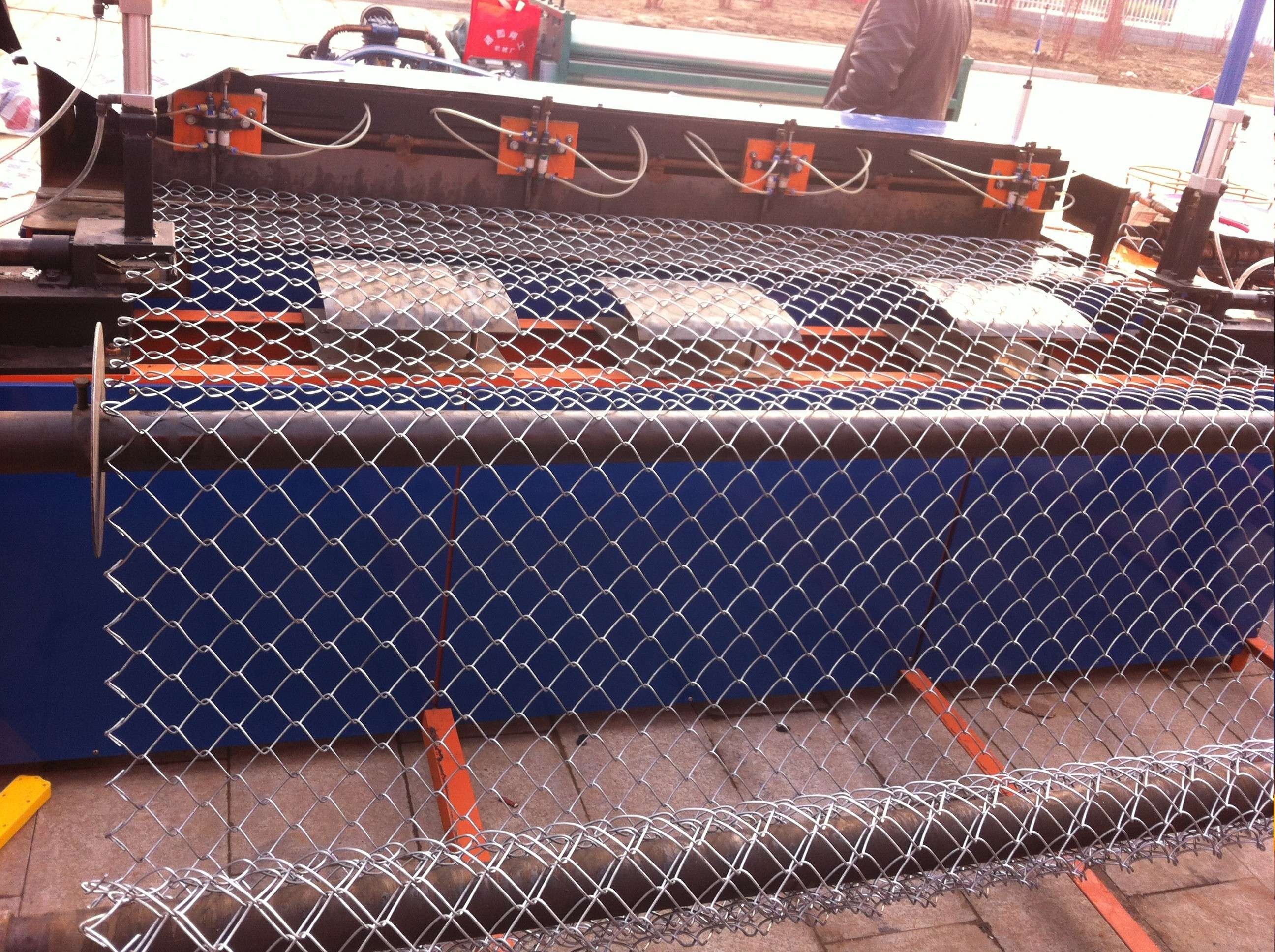 galvanized chain link fence-diamond wire mesh- pvc coated chain link fence