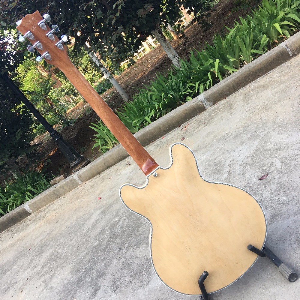 L5 Electric Jazz Guitars in Natural
