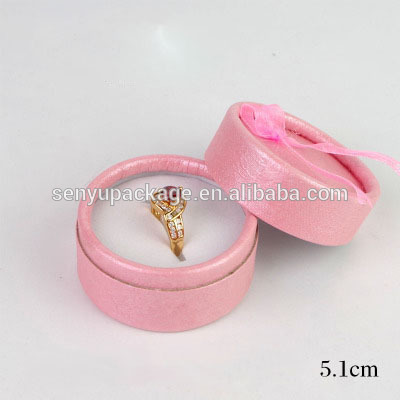 Gift Small Round Jewelry Box UV Coating Or Varnishing Customized Packaging