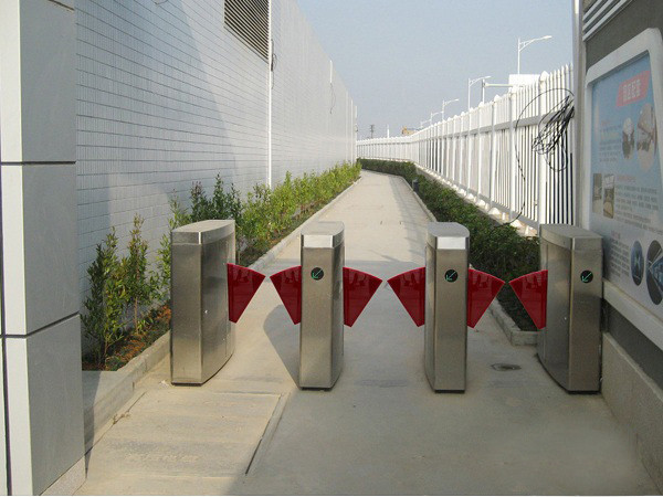 304 Stainless Steel Automatic Systems Turnstiles , Pedestrian Automatic Flap Barrier