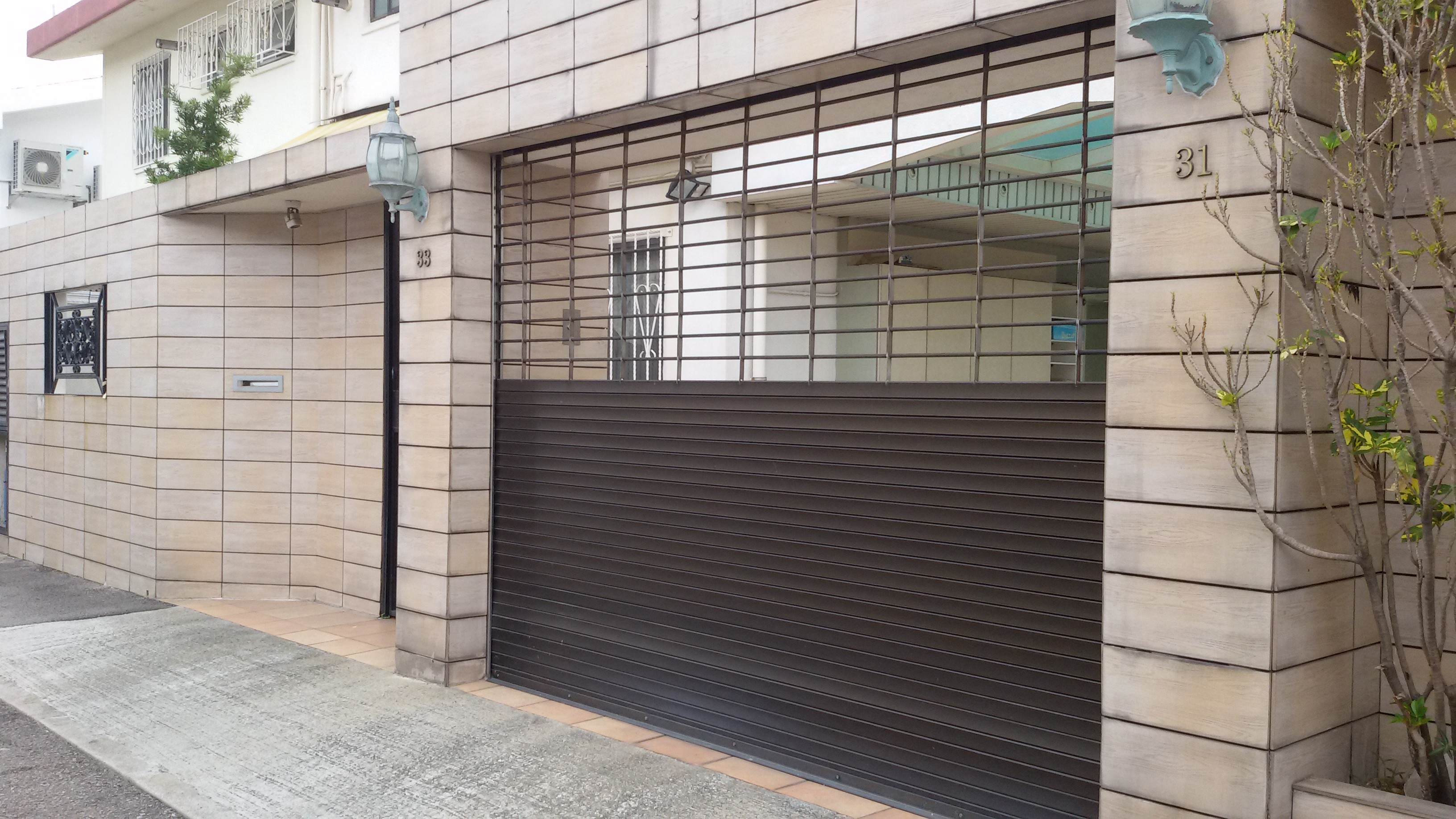 Motorized With Remote Control Punched Steel Roller Shutter Door / Steel Roller Garage Doors For Commercial/Residential