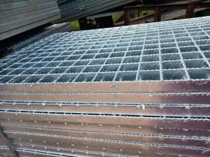 Wholesale 5x5mm Bar Non Treatment Serrated Steel Grating galvanized walkway grating from china suppliers