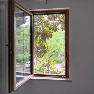 Wholesale Aluminum Alloy Fiberglass Retractable Roller Screen Door Semi Finished Materials from china suppliers